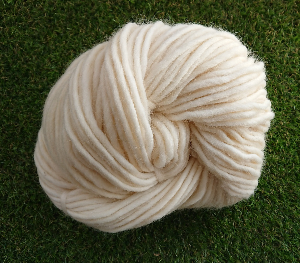 Rare Bread British Cheviot Super Chunky Yarn - Natural Undyed 200g Han ...