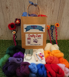 Spring Flower Brooch & Patch Art Deluxe Needle Felting Kit